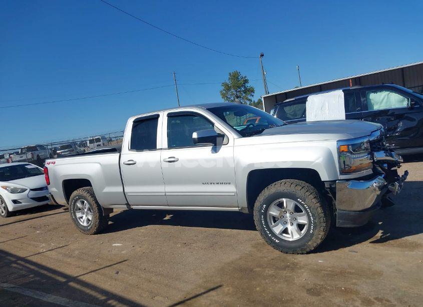 Photo 13 of 2018 Chevrolet Silverado 1500 1LT (VIN 1GCVKREC7JZ117174)