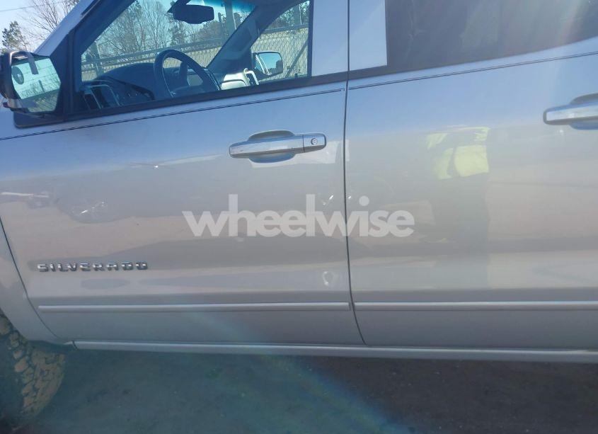 Photo 20 of 2018 Chevrolet Silverado 1500 1LT (VIN 1GCVKREC7JZ117174)