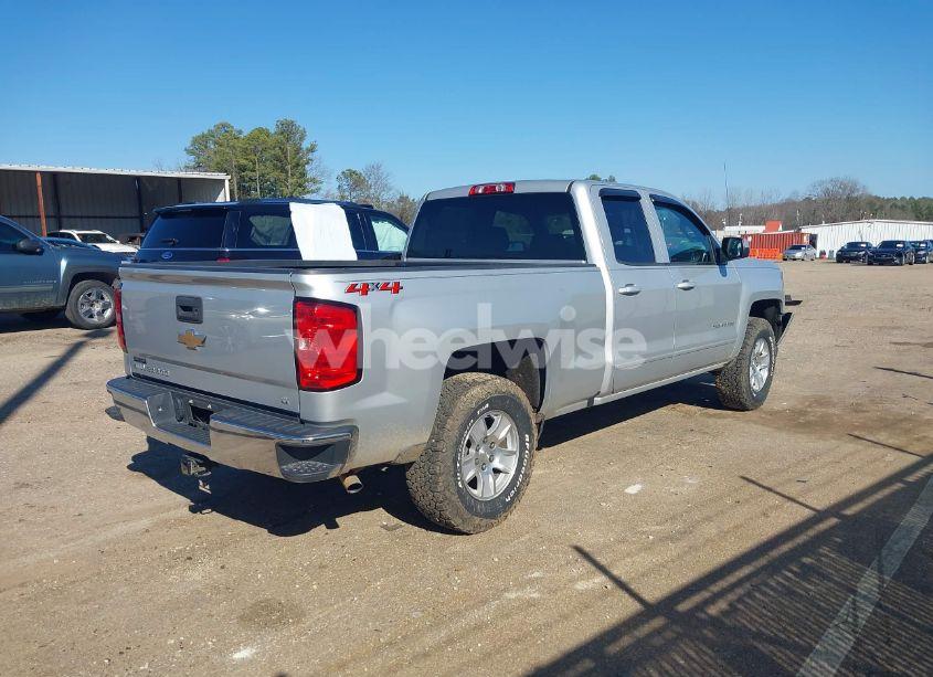 Photo 4 of 2018 Chevrolet Silverado 1500 1LT (VIN 1GCVKREC7JZ117174)