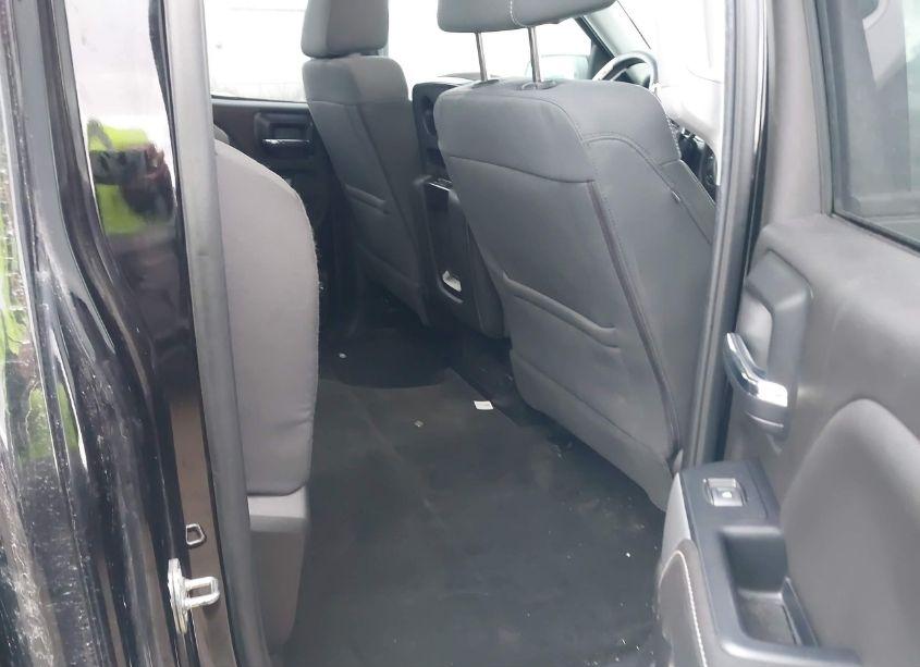 Photo 8 of 2018 Chevrolet Silverado 1500 2LT (VIN 1GCVKREC7JZ121502)