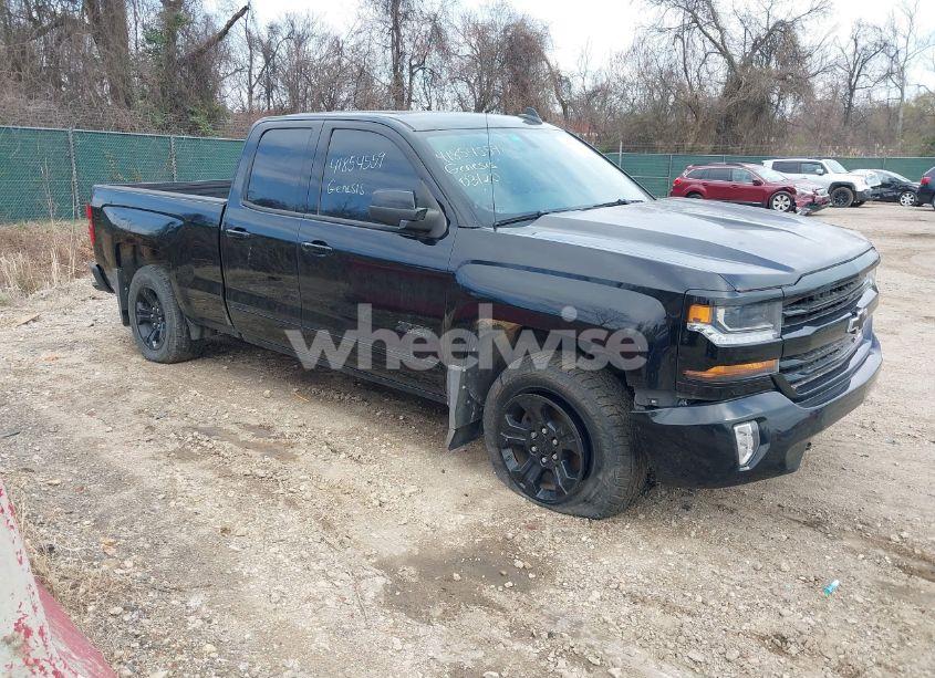 2018 Chevrolet Silverado 1500 2LT (VIN 1GCVKREC7JZ165550) main photo