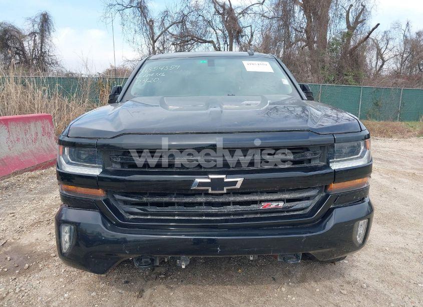 Photo 11 of 2018 Chevrolet Silverado 1500 2LT (VIN 1GCVKREC7JZ165550)