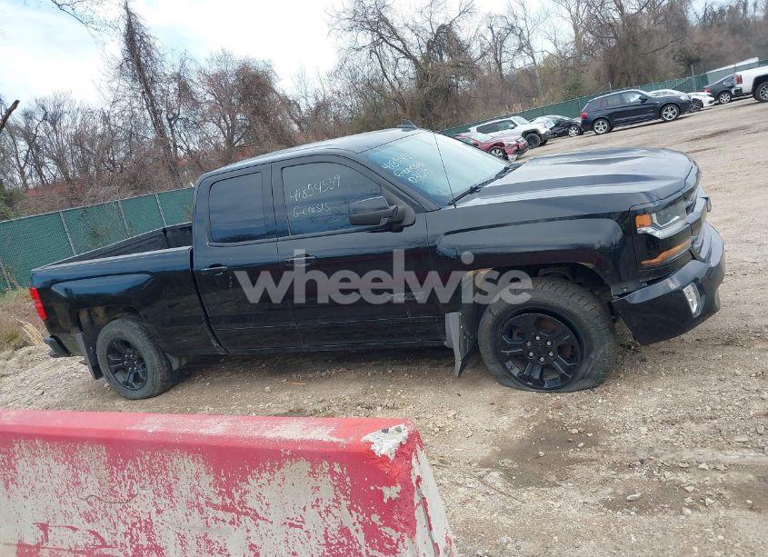 Photo 12 of 2018 Chevrolet Silverado 1500 2LT (VIN 1GCVKREC7JZ165550)