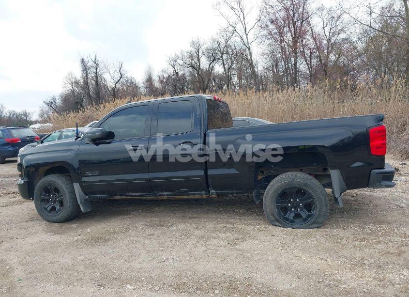 Photo 13 of 2018 Chevrolet Silverado 1500 2LT (VIN 1GCVKREC7JZ165550)