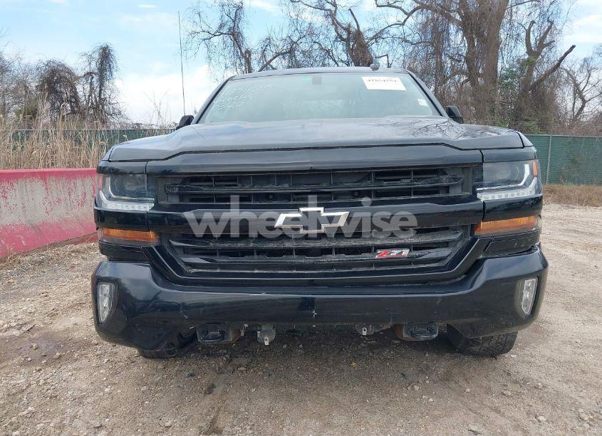 Photo 6 of 2018 Chevrolet Silverado 1500 2LT (VIN 1GCVKREC7JZ165550)