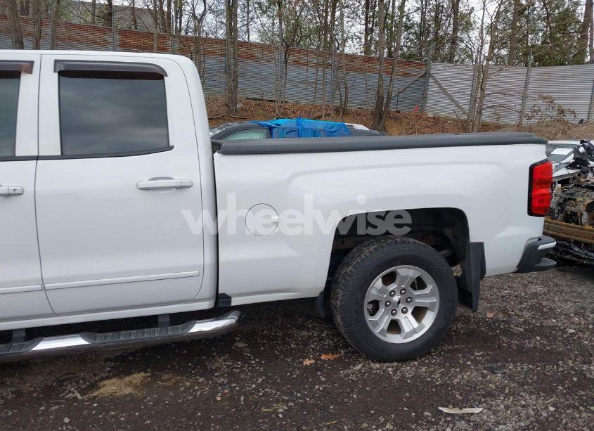 Photo 20 of 2018 Chevrolet Silverado 1500 2LT (VIN 1GCVKREC7JZ173440)