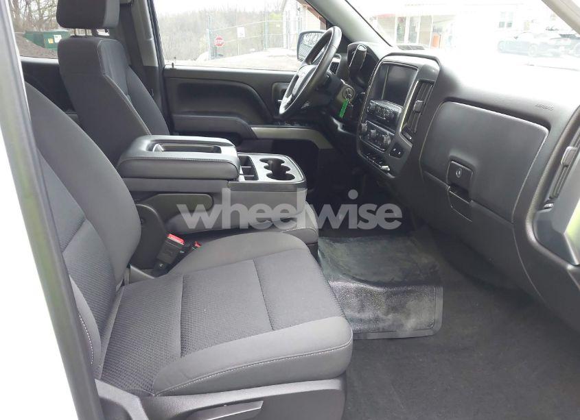 Photo 5 of 2018 Chevrolet Silverado 1500 2LT (VIN 1GCVKREC7JZ173440)