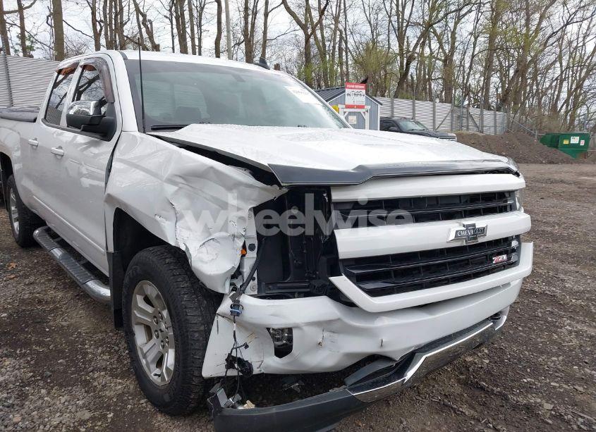 Photo 6 of 2018 Chevrolet Silverado 1500 2LT (VIN 1GCVKREC7JZ173440)