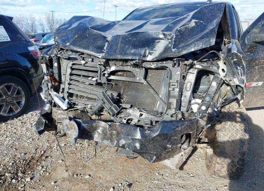 Photo 6 of 2018 Chevrolet Silverado 1500 2LT (VIN 1GCVKREC7JZ179559)