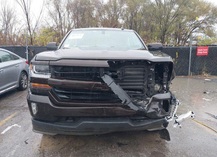 Photo 13 of 2018 Chevrolet Silverado 1500 2LT (VIN 1GCVKREC7JZ218442)