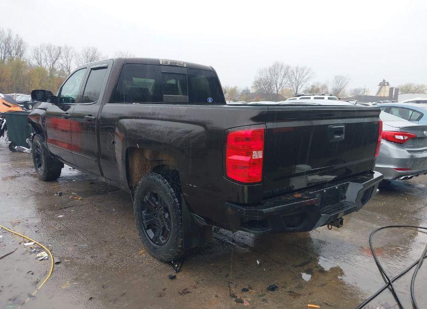 Photo 3 of 2018 Chevrolet Silverado 1500 2LT (VIN 1GCVKREC7JZ218442)