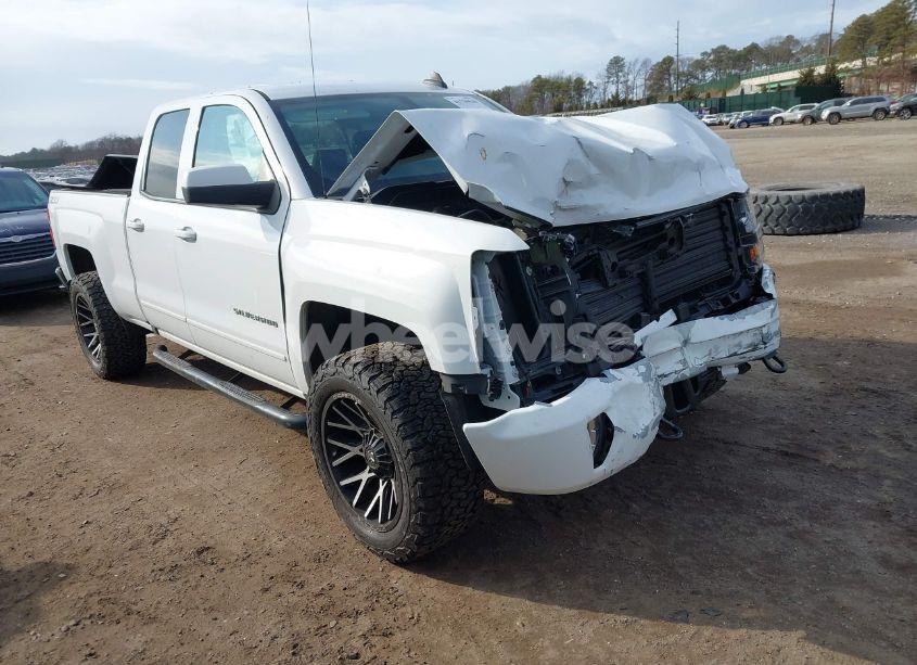 2018 Chevrolet Silverado 1500 2LT (VIN 1GCVKREC7JZ264840) main photo