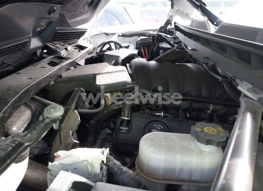 Photo 10 of 2018 Chevrolet Silverado 1500 2LT (VIN 1GCVKREC7JZ264840)