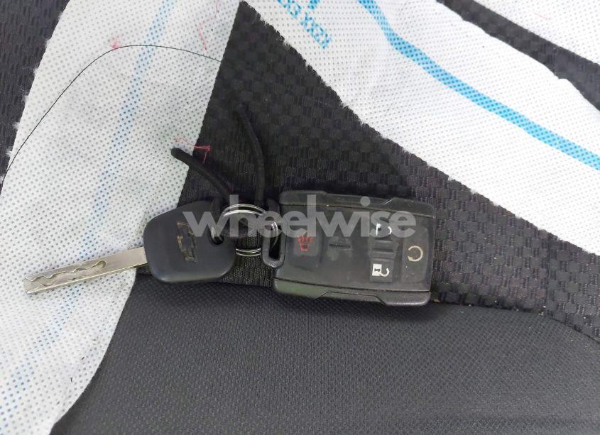 Photo 11 of 2018 Chevrolet Silverado 1500 2LT (VIN 1GCVKREC7JZ264840)