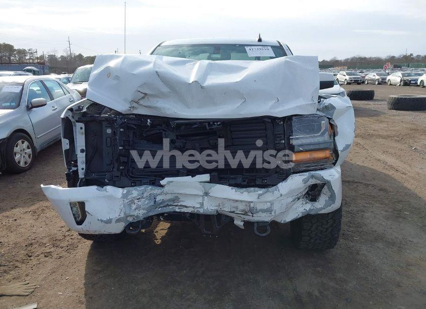 Photo 12 of 2018 Chevrolet Silverado 1500 2LT (VIN 1GCVKREC7JZ264840)