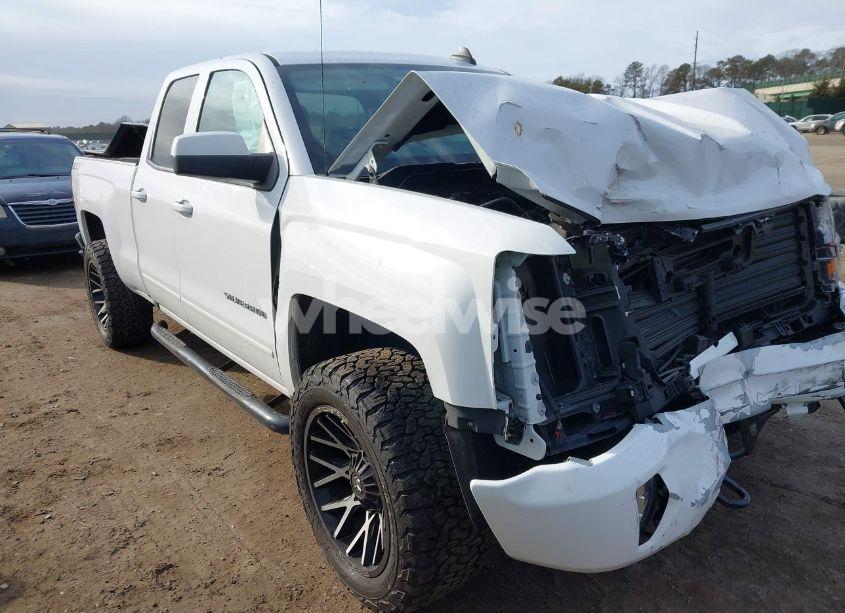 Photo 17 of 2018 Chevrolet Silverado 1500 2LT (VIN 1GCVKREC7JZ264840)