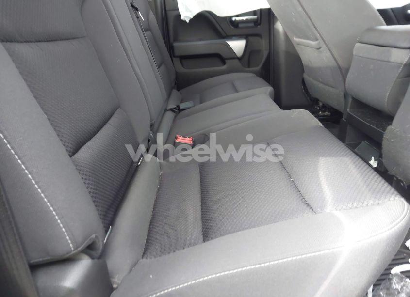 Photo 8 of 2018 Chevrolet Silverado 1500 2LT (VIN 1GCVKREC7JZ264840)