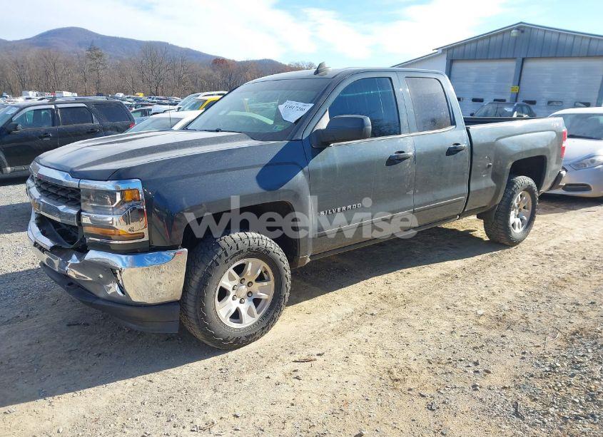 Photo 2 of 2018 Chevrolet Silverado 1500 1LT (VIN 1GCVKREC7JZ290029)
