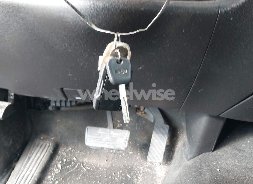 Photo 11 of 2015 Chevrolet Silverado 1500 2LT (VIN 1GCVKREC8FZ252820)