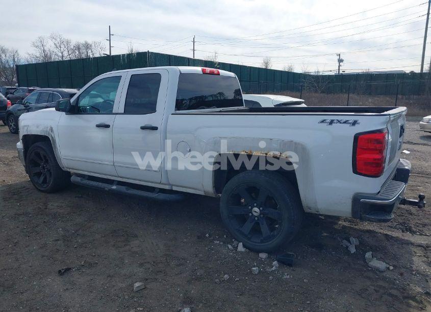 Photo 3 of 2015 Chevrolet Silverado 1500 1LT (VIN 1GCVKREC8FZ315074)