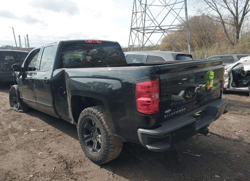 Photo 3 of 2015 Chevrolet Silverado 1500 2LT (VIN 1GCVKREC8FZ357700)