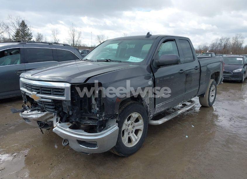 Photo 2 of 2015 Chevrolet Silverado 1500 2LT (VIN 1GCVKREC8FZ361181)