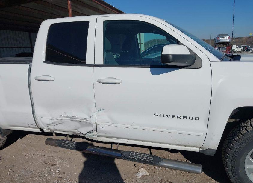 Photo 13 of 2015 Chevrolet Silverado 1500 2LT (VIN 1GCVKREC8FZ387442)