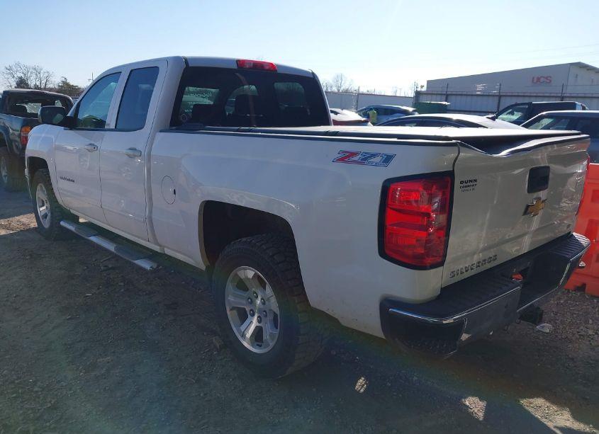 Photo 3 of 2015 Chevrolet Silverado 1500 2LT (VIN 1GCVKREC8FZ387442)