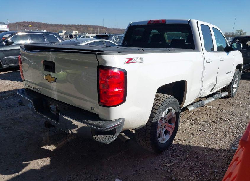 Photo 4 of 2015 Chevrolet Silverado 1500 2LT (VIN 1GCVKREC8FZ387442)