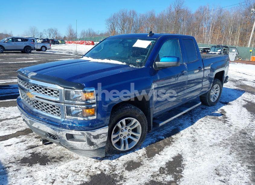 Photo 2 of 2015 Chevrolet Silverado 1500 1LT (VIN 1GCVKREC8FZ396805)