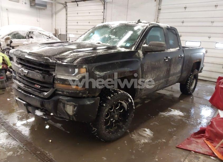 Photo 2 of 2016 Chevrolet Silverado 1500 2LT (VIN 1GCVKREC8GZ136907)