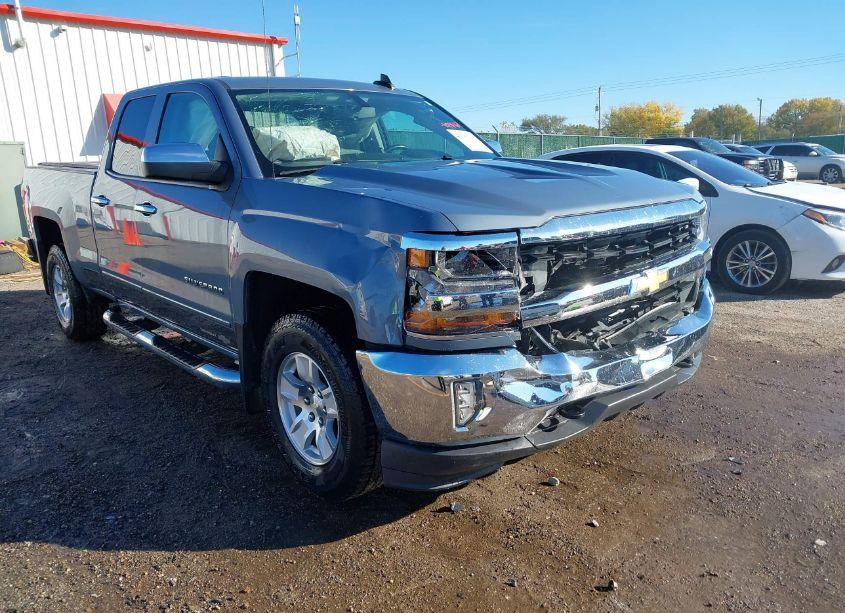 2016 Chevrolet Silverado 1500 1LT (VIN 1GCVKREC8GZ157742) main photo