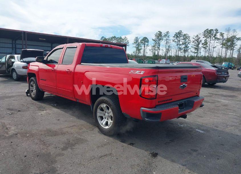 Photo 3 of 2016 Chevrolet Silverado 1500 2LT (VIN 1GCVKREC8GZ158194)