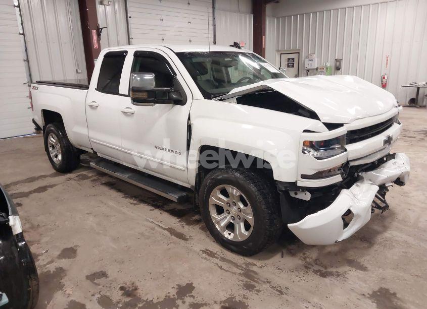 2016 Chevrolet Silverado 1500 2LT (VIN 1GCVKREC8GZ177490) main photo