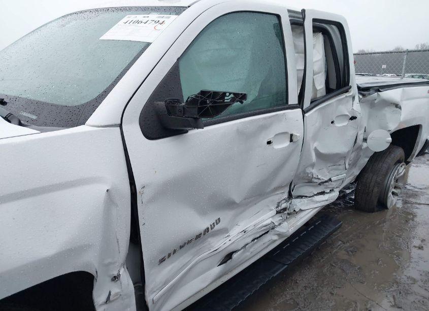 Photo 5 of 2016 Chevrolet Silverado 1500 1LT (VIN 1GCVKREC8GZ322060)