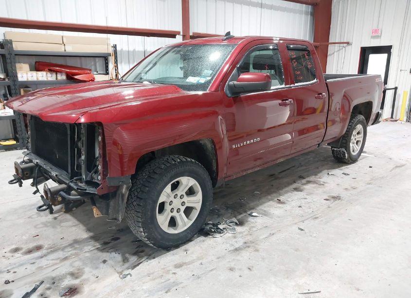 Photo 2 of 2017 Chevrolet Silverado 1500 2LT (VIN 1GCVKREC8HZ139761)