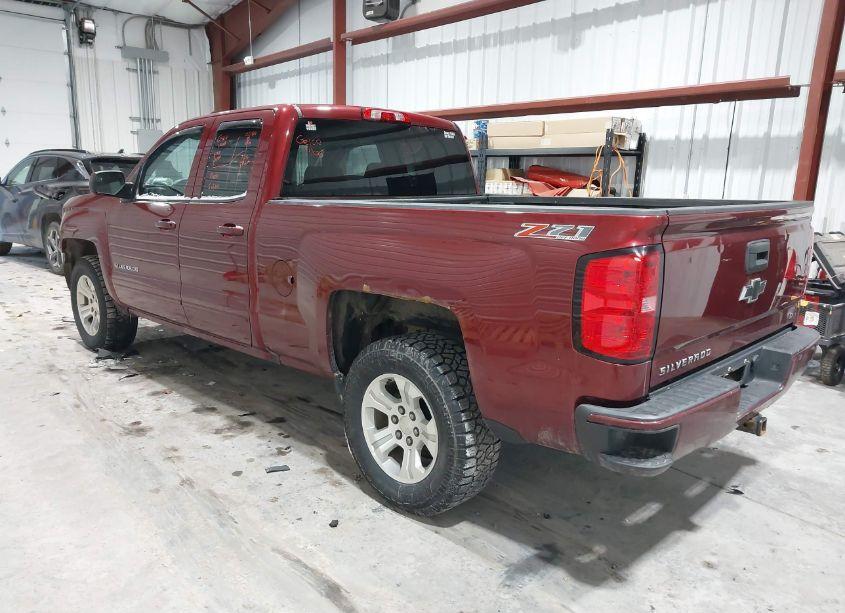 Photo 3 of 2017 Chevrolet Silverado 1500 2LT (VIN 1GCVKREC8HZ139761)