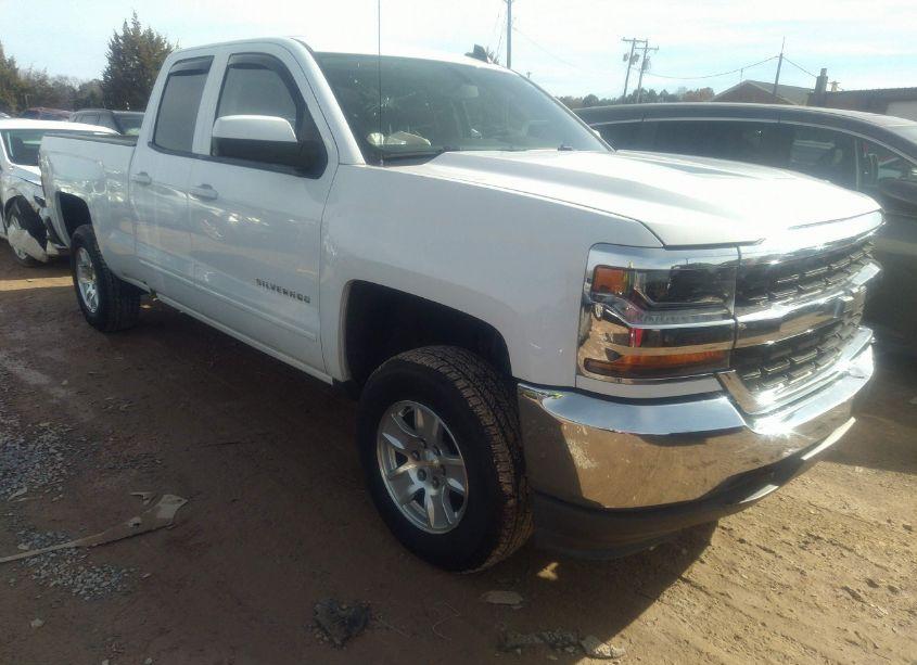 2017 Chevrolet Silverado 1500 1LT/2LT (VIN 1GCVKREC8HZ141381) main photo