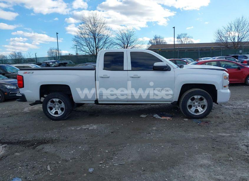 Photo 12 of 2017 Chevrolet Silverado 1500 2LT (VIN 1GCVKREC8HZ167723)