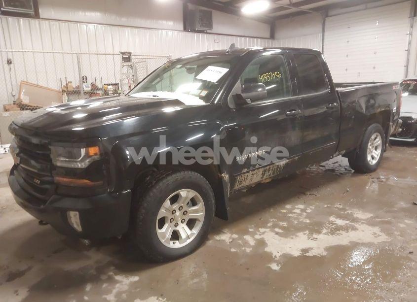 Photo 2 of 2017 Chevrolet Silverado 1500 2LT (VIN 1GCVKREC8HZ224857)