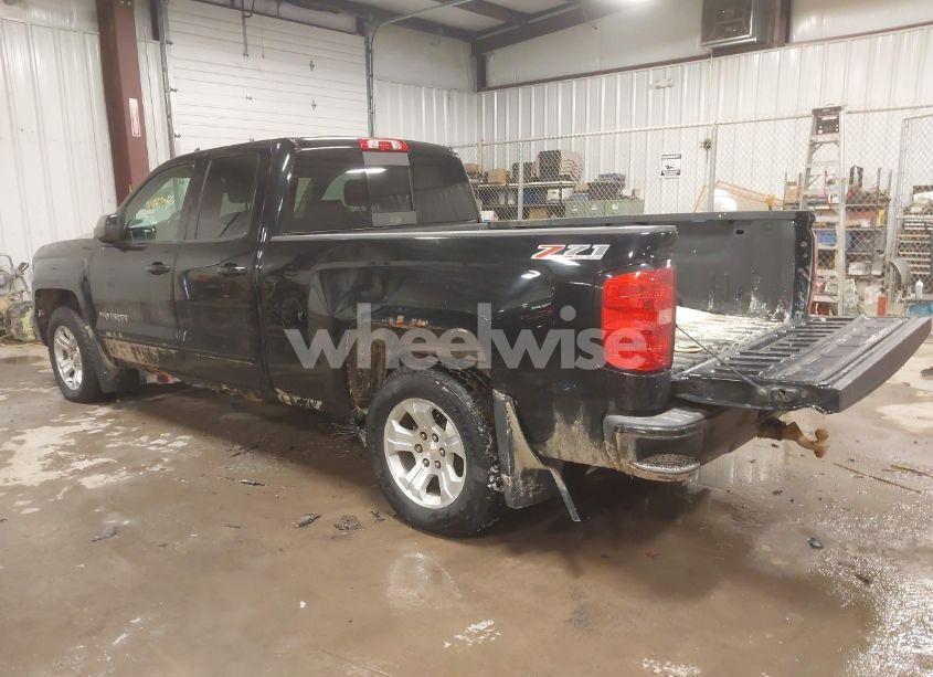 Photo 3 of 2017 Chevrolet Silverado 1500 2LT (VIN 1GCVKREC8HZ224857)