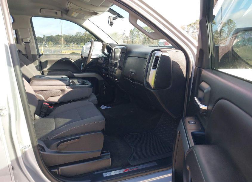 Photo 5 of 2017 Chevrolet Silverado 1500 2LT (VIN 1GCVKREC8HZ306670)