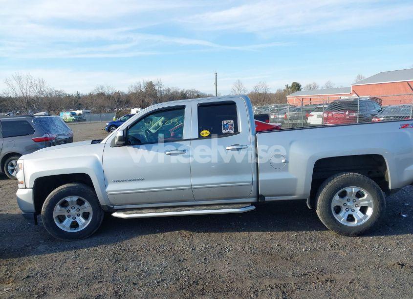 Photo 14 of 2017 Chevrolet Silverado 1500 2LT (VIN 1GCVKREC8HZ336428)