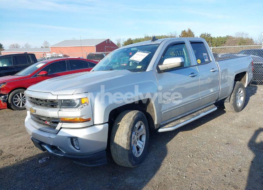 Photo 2 of 2017 Chevrolet Silverado 1500 2LT (VIN 1GCVKREC8HZ336428)