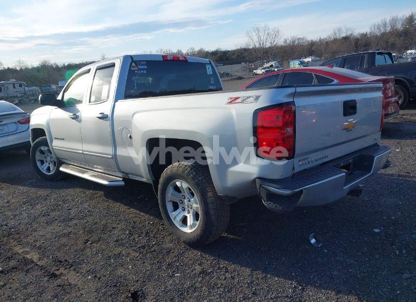 Photo 3 of 2017 Chevrolet Silverado 1500 2LT (VIN 1GCVKREC8HZ336428)