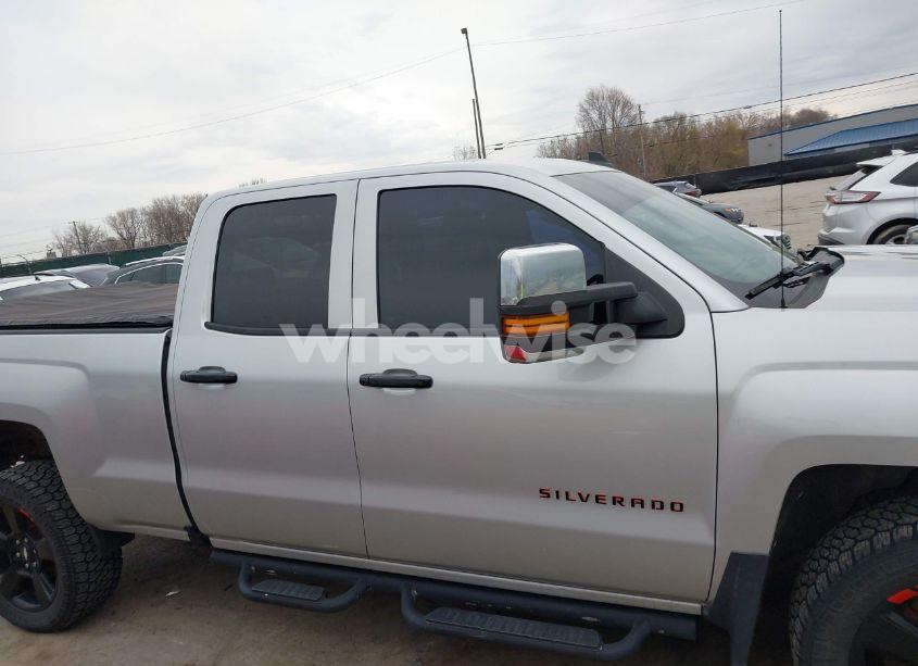 Photo 13 of 2017 Chevrolet Silverado 1500 2LT (VIN 1GCVKREC8HZ365945)