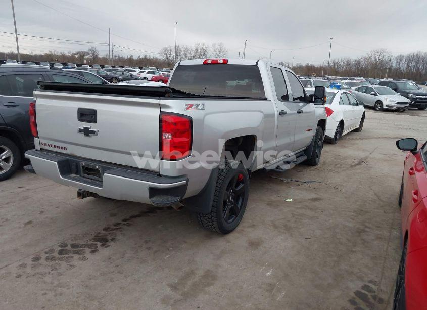 Photo 4 of 2017 Chevrolet Silverado 1500 2LT (VIN 1GCVKREC8HZ365945)