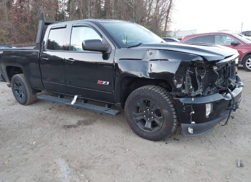 2017 Chevrolet Silverado 1500 2LT (VIN 1GCVKREC8HZ369056) main photo