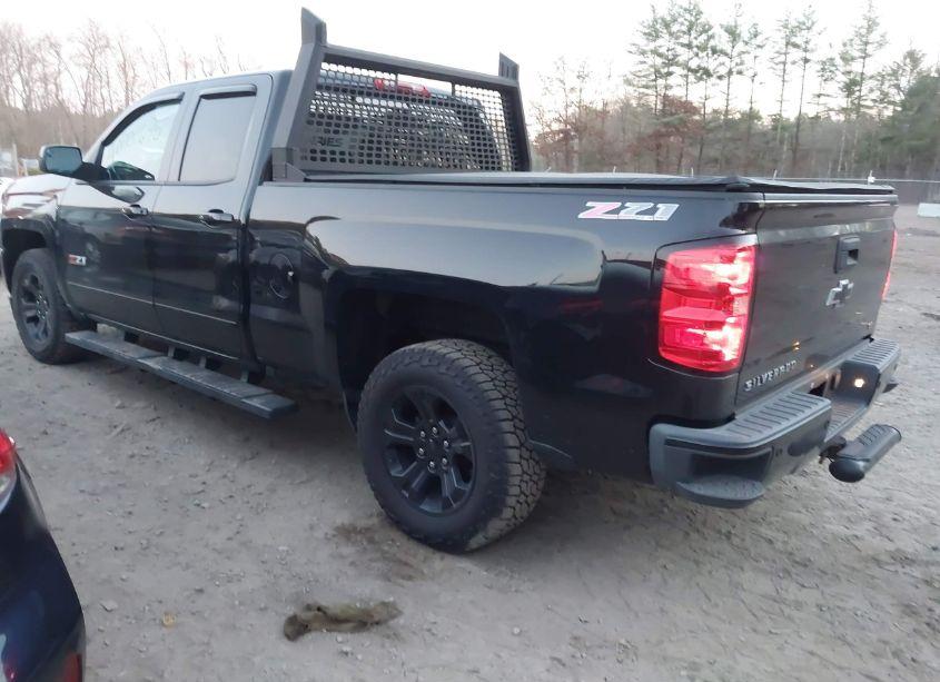 Photo 3 of 2017 Chevrolet Silverado 1500 2LT (VIN 1GCVKREC8HZ369056)