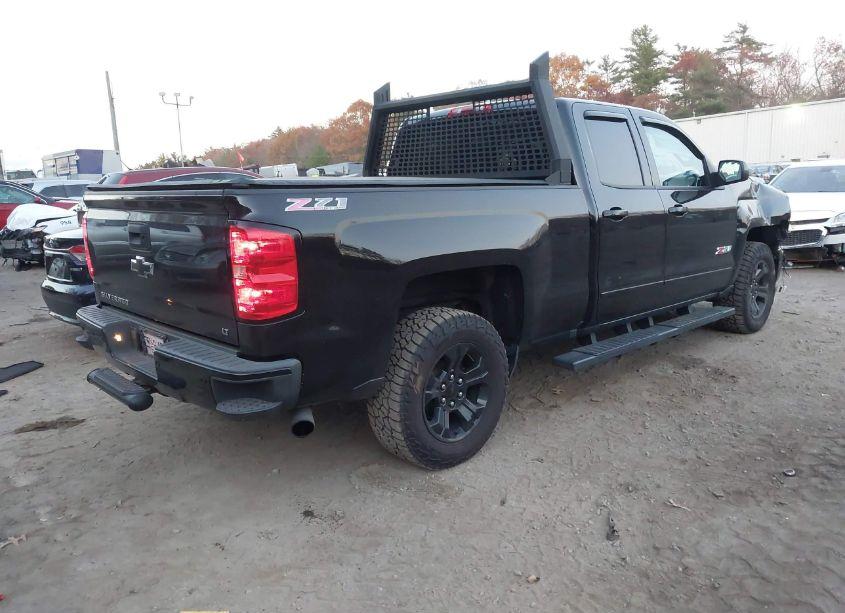 Photo 4 of 2017 Chevrolet Silverado 1500 2LT (VIN 1GCVKREC8HZ369056)